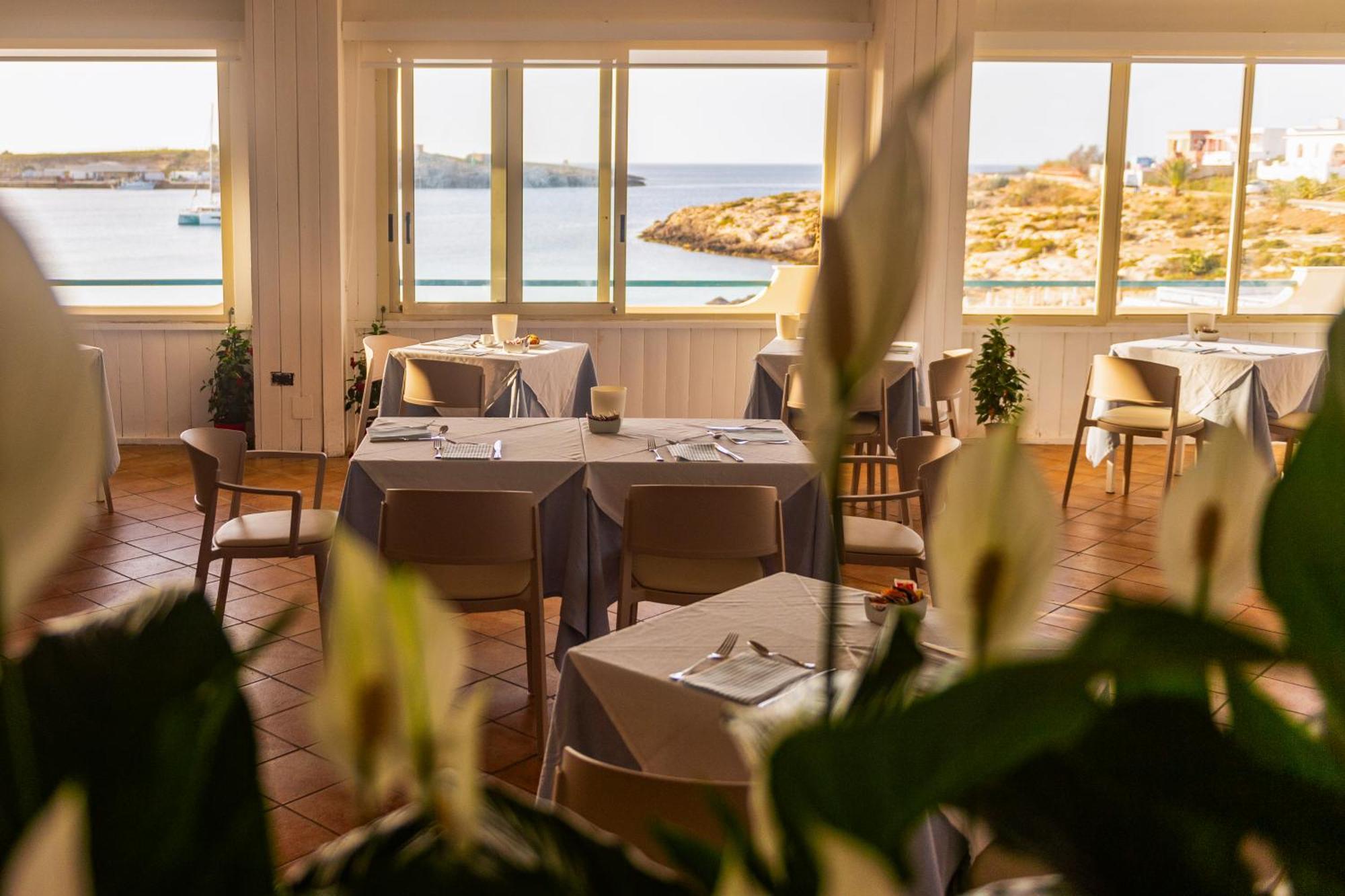 Hotel Baia Turchese Lampedusa Bagian luar foto