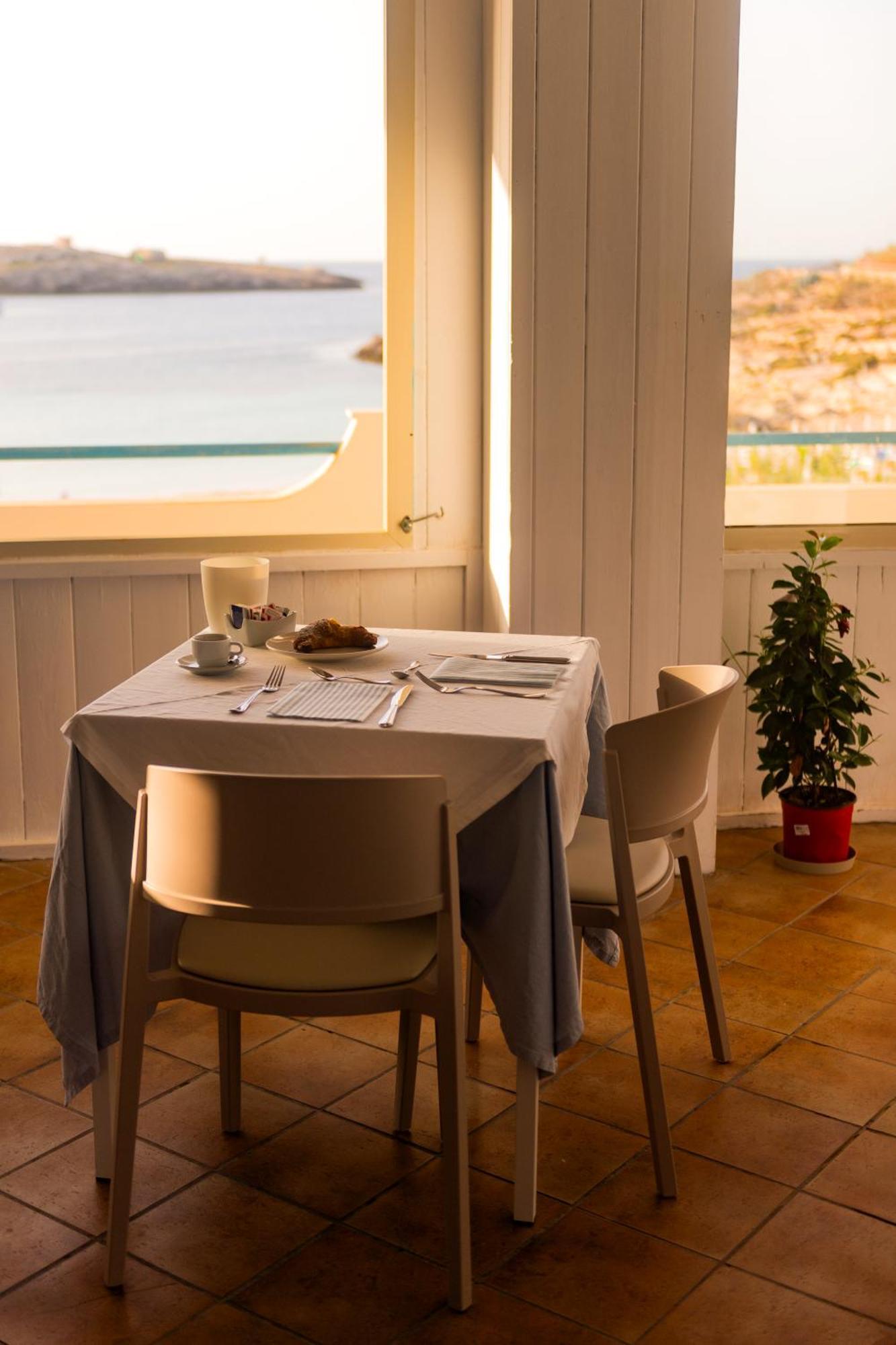 Hotel Baia Turchese Lampedusa Bagian luar foto